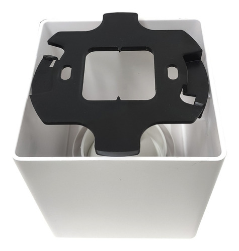 Plafon_Spot_Liso_Cuadrado_Blanco_P1_Dicro_Led_Completo_D_921581-MLA51508337261_092022-O.jpg