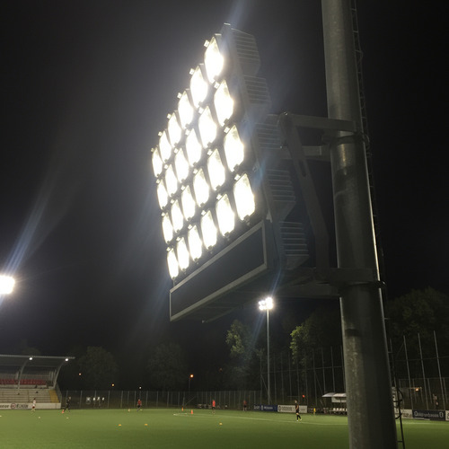 Reflector_Led_Macroled_200w_220v_Frio_6500k_Cancha_De_Futbol_D_717250-MLA95050387058_102025-O.jpg