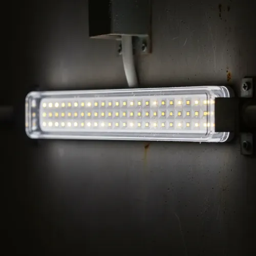 Luz_Emergencia_90_Led_Recargable_5hs_De_Uso_Luz_Fria_King_Blanco_D_670076-MLA111831062444_062026-O.webp